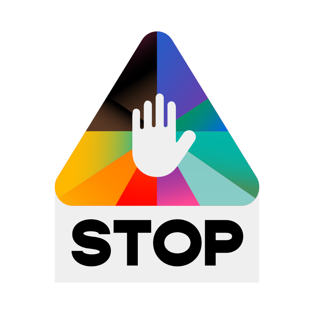 En varningsskylt i regnbågens färger med en vit stopphand. Under skylten står det ”stop” i svart text mot vit bakgrund.